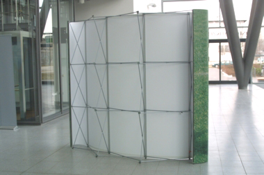 Die R&uuml;ckansicht des Faltdisplay's."Network"