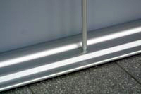 Detailaufnahme zu Bannerdisplay - Stecksystem von Gestellfuss und Stange)