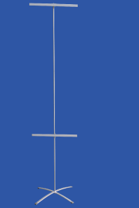 Die letzte Teilstange des Steckdisplays  aufgestecken und mit dem zweiten Clip + Klettquertr&auml;ger am oberen Ende abschliessen